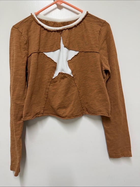 Tops - Women's Brown Star Cutout Long-Sleeve Top